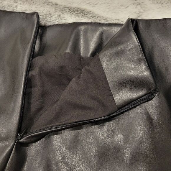 Mustard Seed pleather skirt, Large - Picture 4 of 8